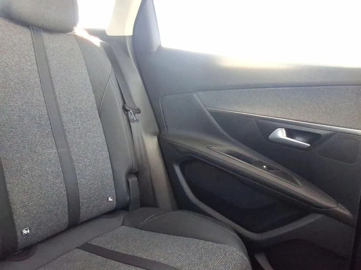 Peugeot 3008 1.6 Allure Thp 4x2 165 Eat6 5p año 2021