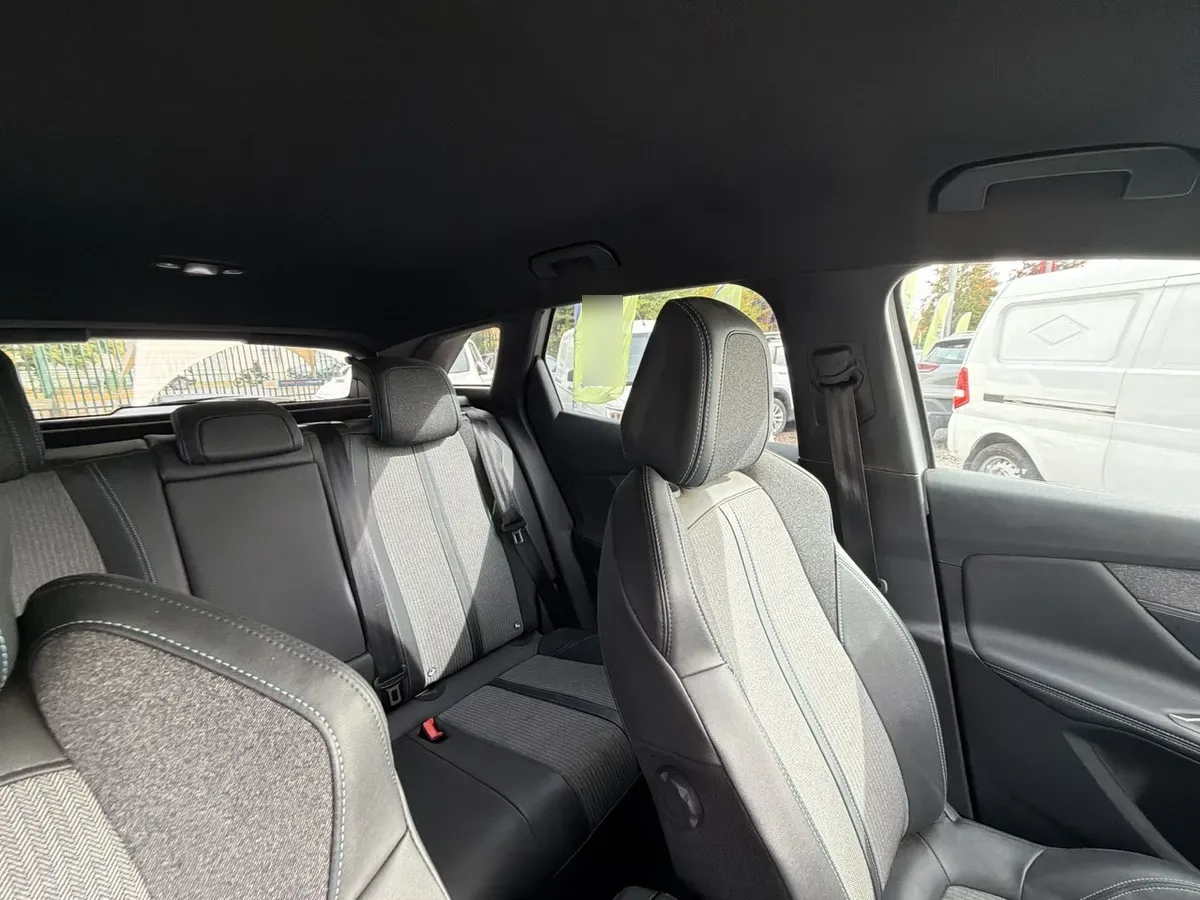 Peugeot 3008 1.5 Allure Pack Bluehdi 130 4x2 Eat8 5p año 2024