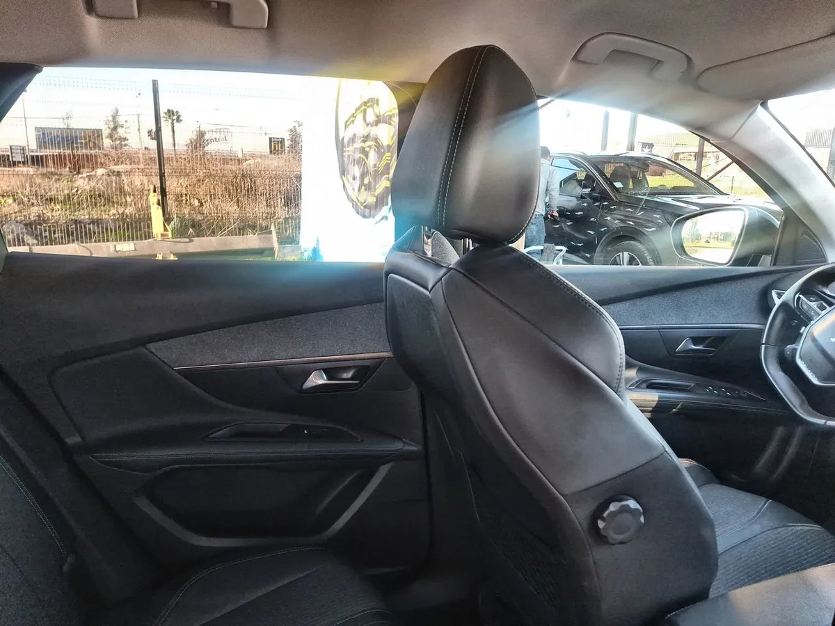 Peugeot 3008 1.5 Allure Pack Bluehdi 4x2 130 Eat8 5p año 2022