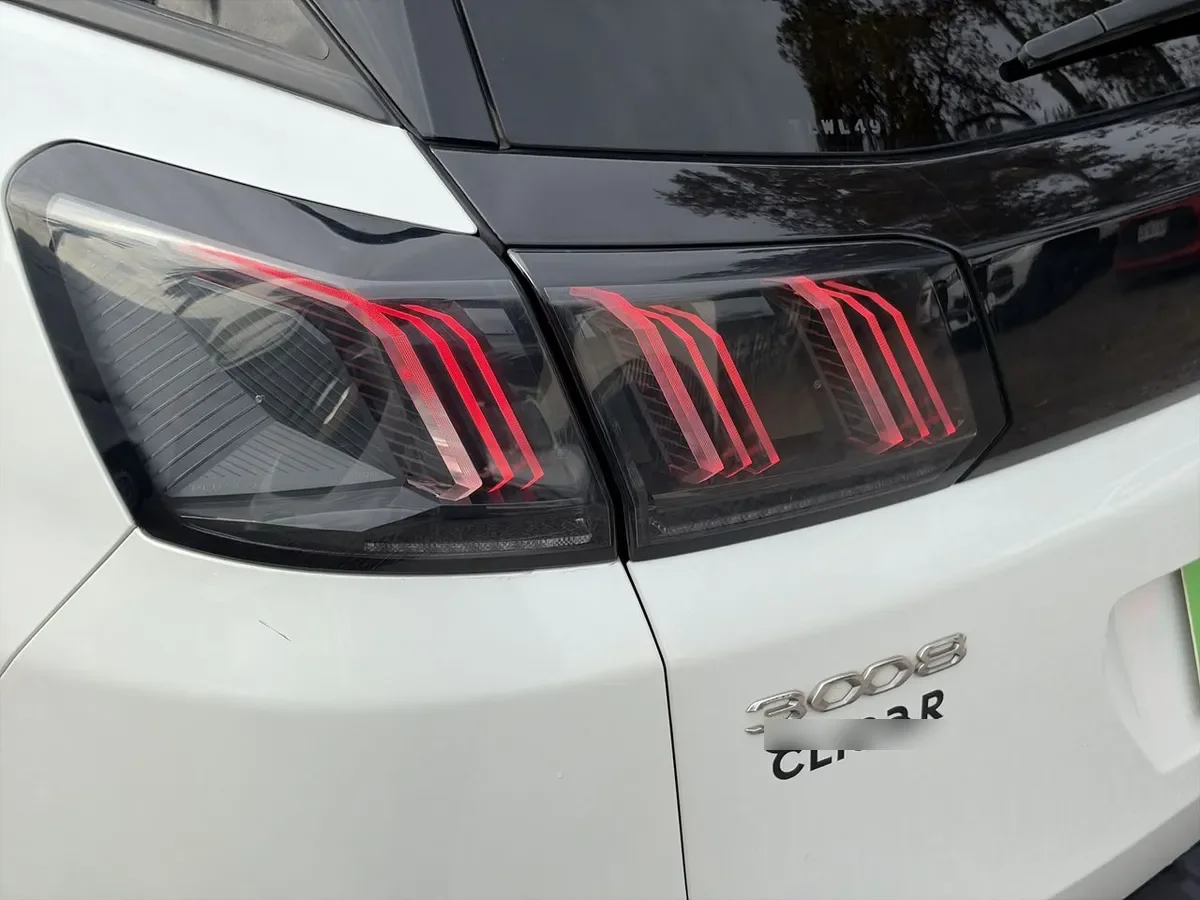 Peugeot 3008 1.5 Allure Pack Bluehdi 130 4x2 Eat8 5p año 2024