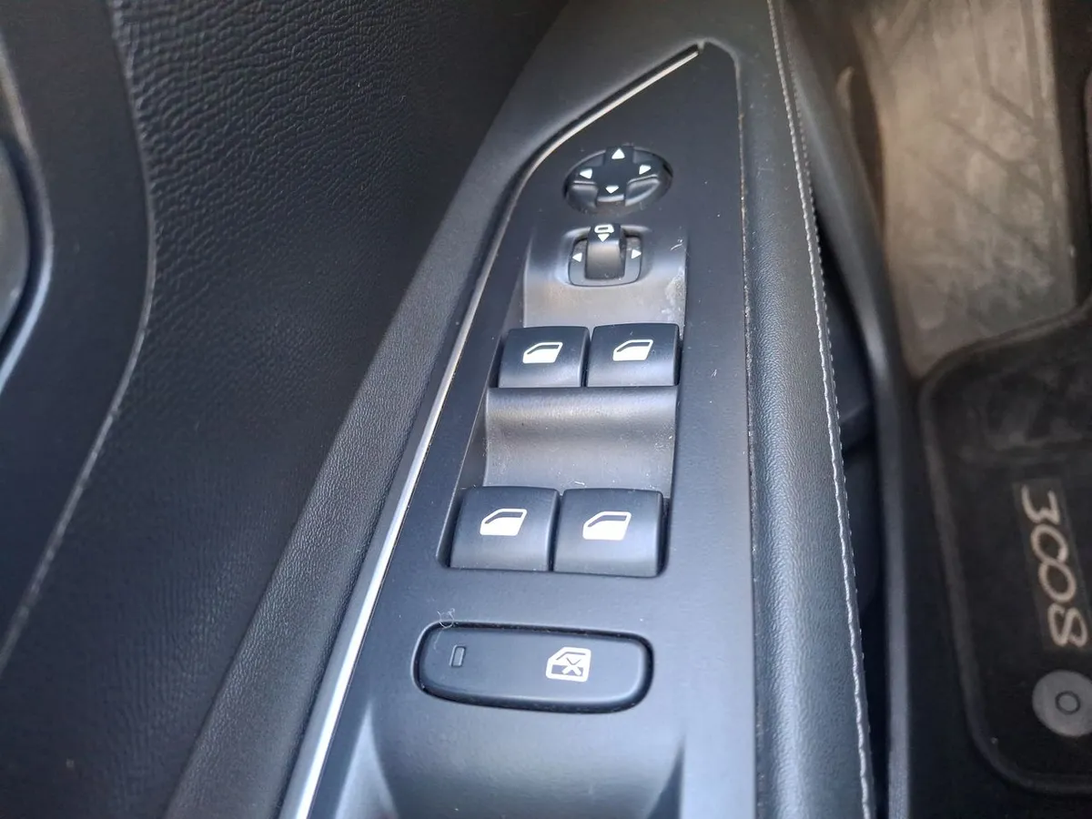 Peugeot 3008 1.6 Allure Thp 4x2 165 Eat6 5p año 2021