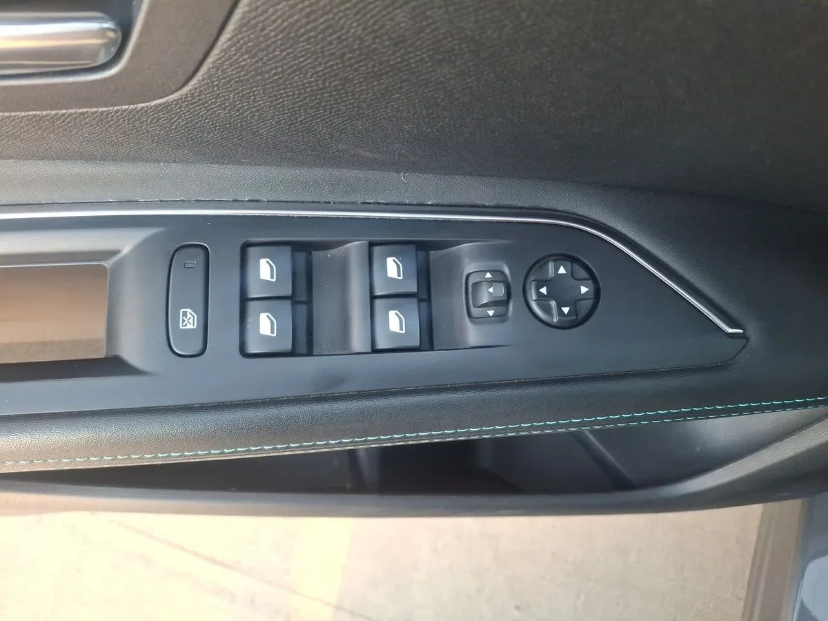 Peugeot 3008 1.5 Allure Pack Bluehdi 4x2 130 Eat8 5p año 2022
