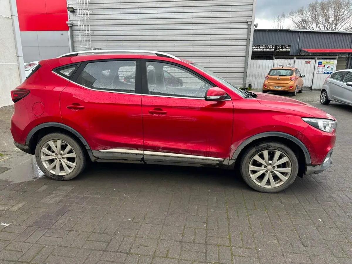MG Mg Zs 1.5 Std 4x2 At 5p año 2024
