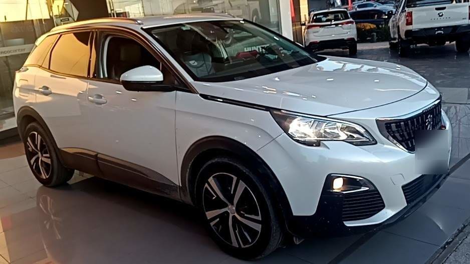 Peugeot 3008 1.5 Active Bluehdi 4x2 130 Eat8 5p año 2020