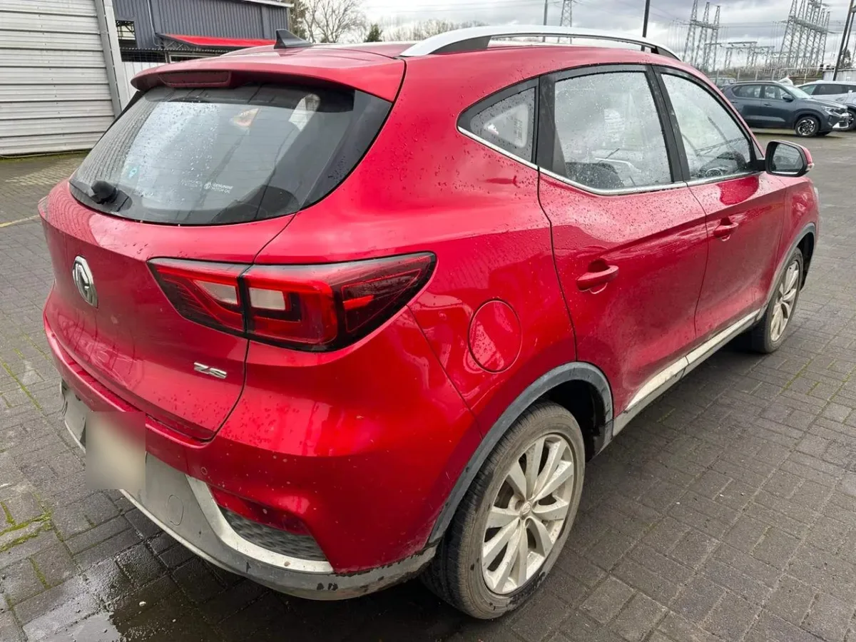 MG Mg Zs 1.5 Std 4x2 At 5p año 2024