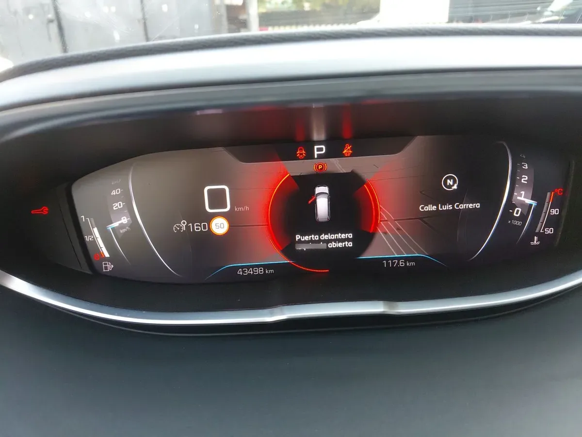 Peugeot 5008 1.5 Allure Pack Bluehdi 130 4x2 Eat8 5p año 2024