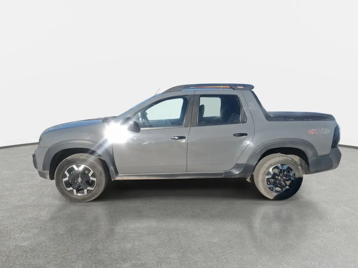 Renault Oroch 1.3 Intens Dob. Cab. 4x4 Mt 4p año 2023