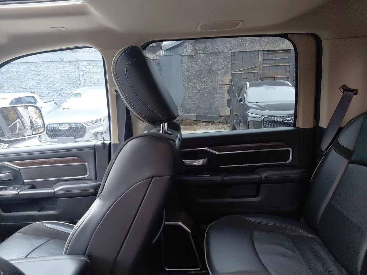 Ram 2500 6.7 Laramie 4x4 Dob. Cab. At 4p año 2021