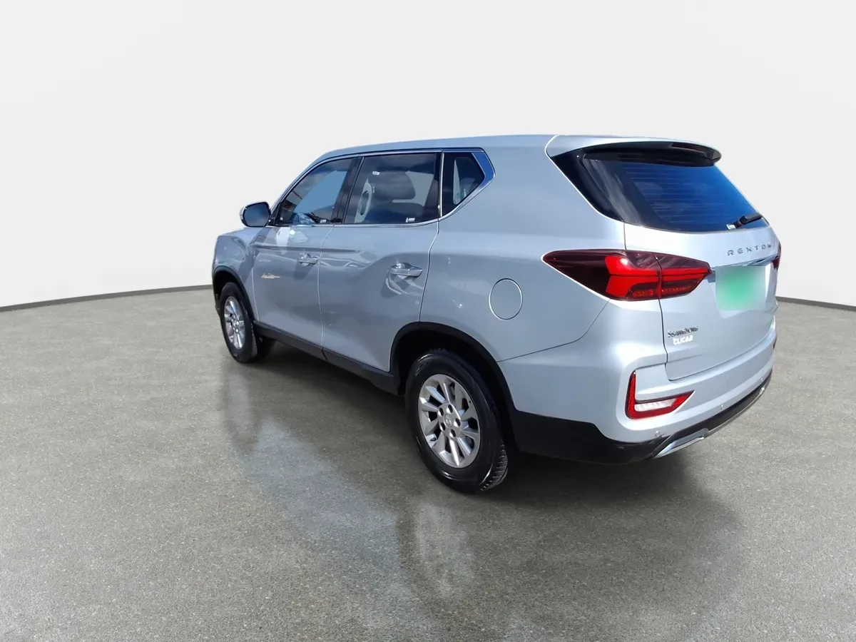 Ssangyong Rexton 2.0t Lx 4x2 6ab 6at 5p año 2024