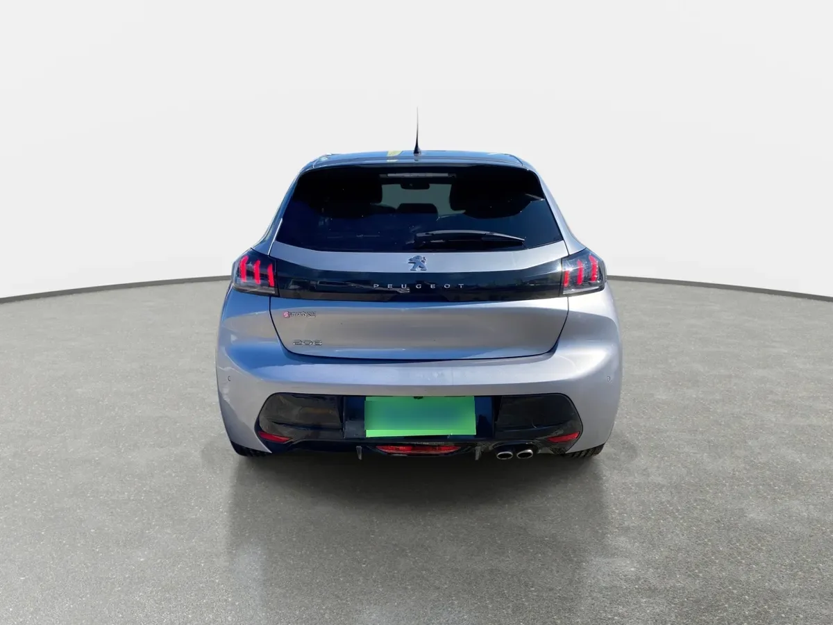 Peugeot 208 1.2 Puretech Allure Pack 130 4x2 Eat8 5p año 2023