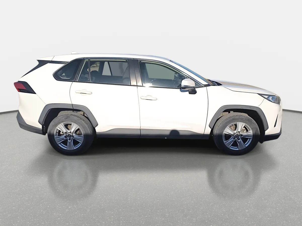 Toyota Rav 4 2.0 Le 4x2 Mt 5p año 2021