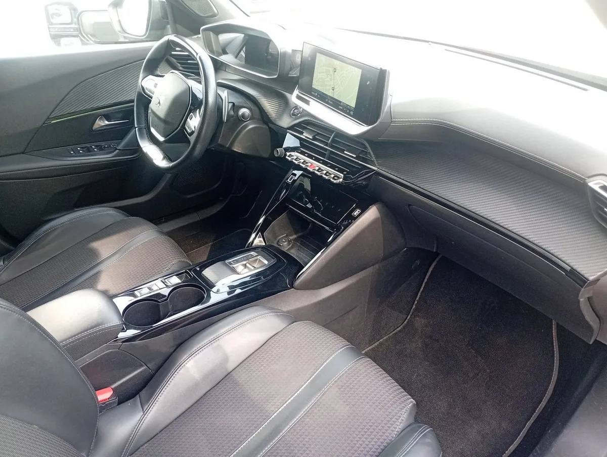 Peugeot 2008 1.5 Gt Line Bluehdi Diesel 130 4x2 Eat8 5p año 2023