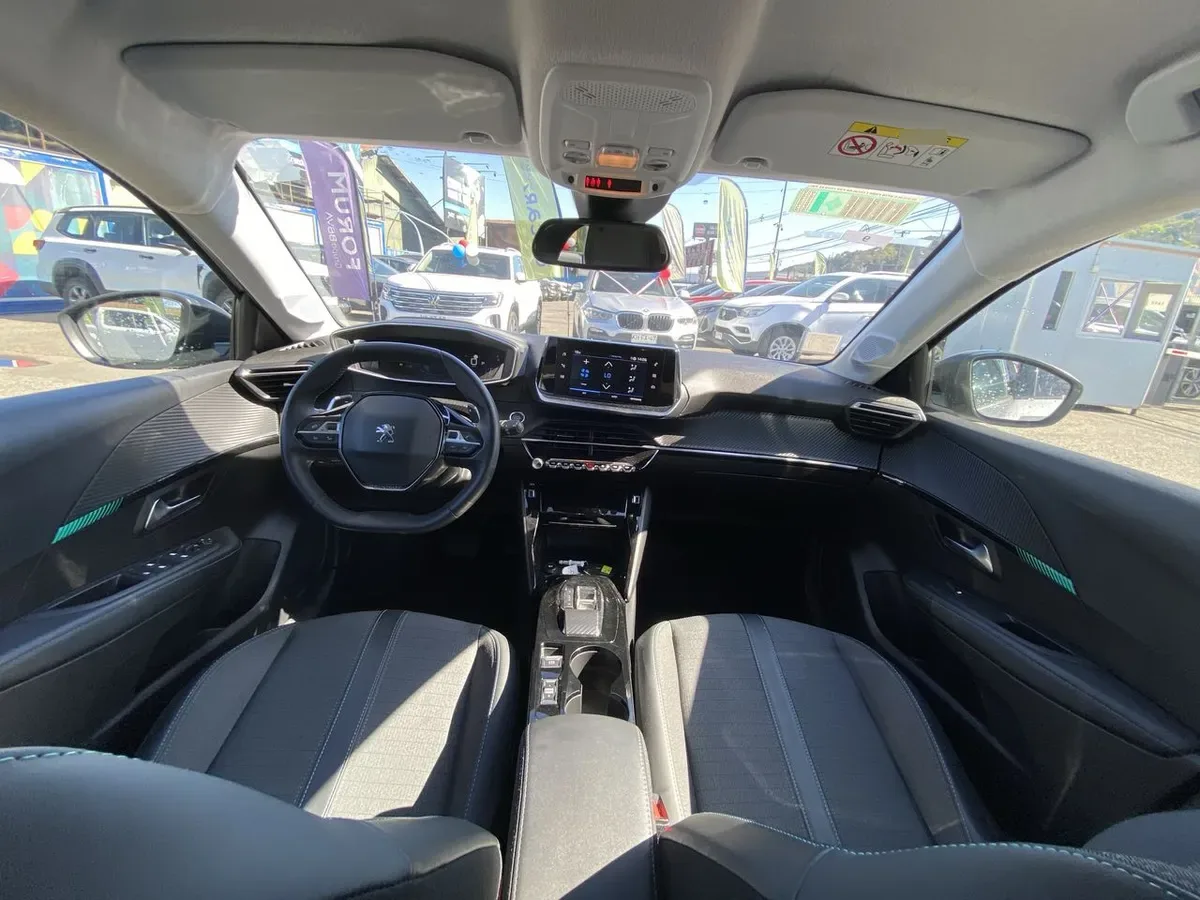 Peugeot 208 1.2 Puretech Allure Pack 130 4x2 Eat8 5p año 2023