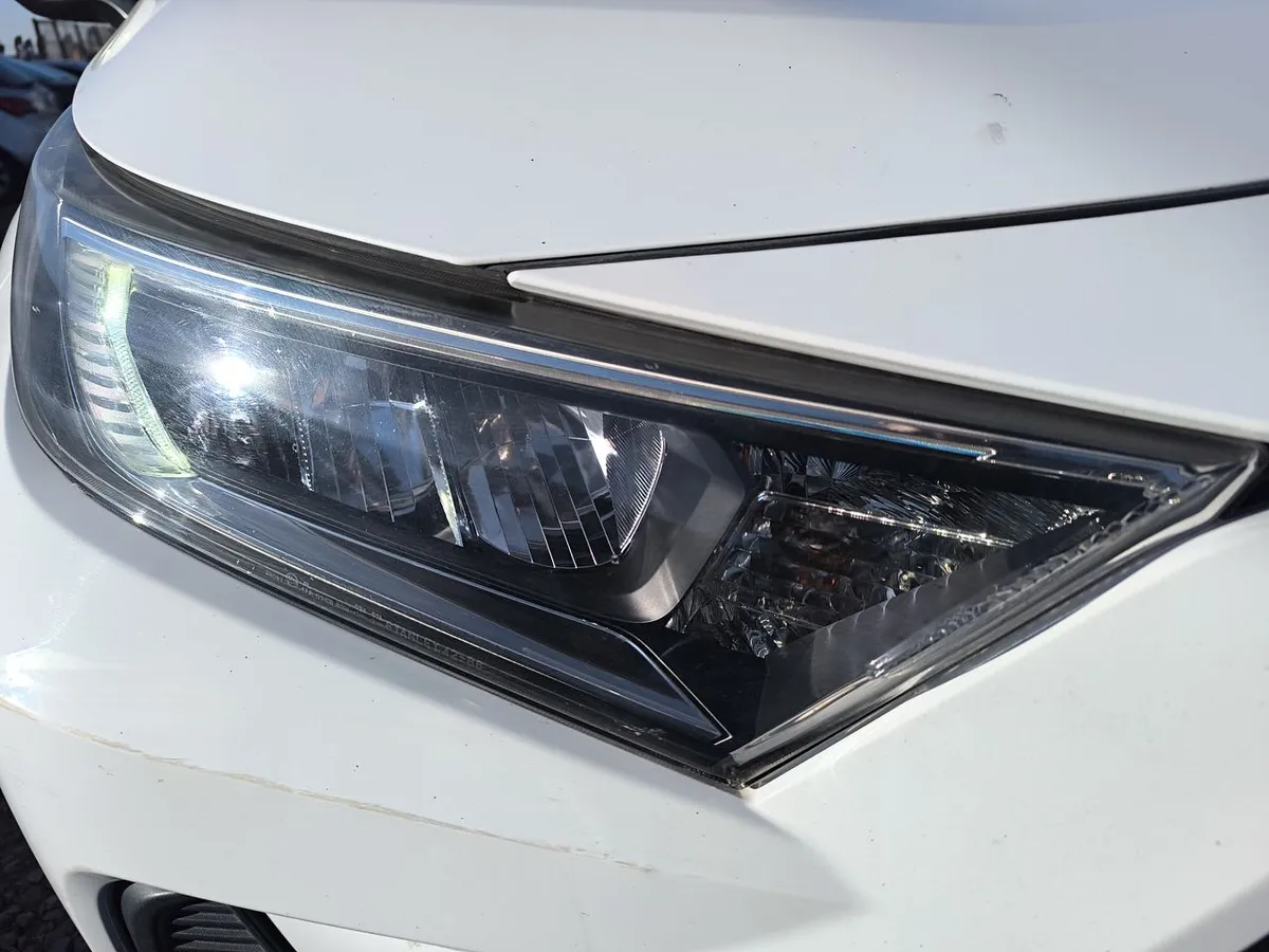 Toyota Rav 4 2.0 Le 4x2 Mt 5p año 2021