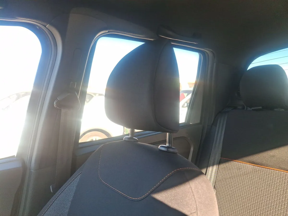 Renault Oroch 1.3 Intens Dob. Cab. 4x4 Mt 4p año 2023