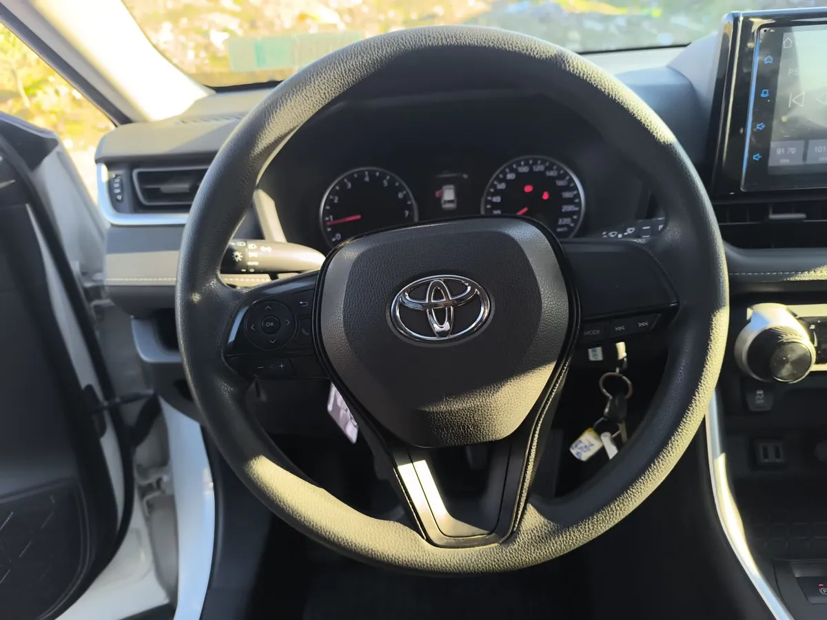 Toyota Rav 4 2.0 Le 4x2 Mt 5p año 2021