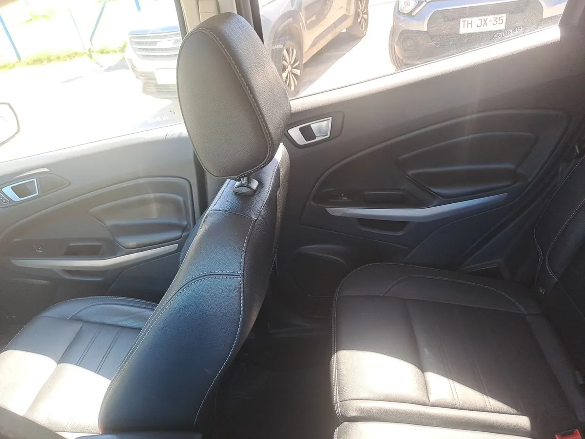 Ford Ecosport 1.5 Titanium 4x2 At 5p año 2022