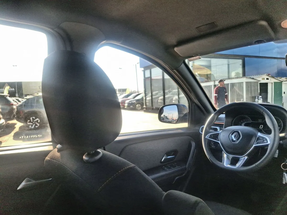 Renault Oroch 1.3 Intens Dob. Cab. 4x4 Mt 4p año 2023