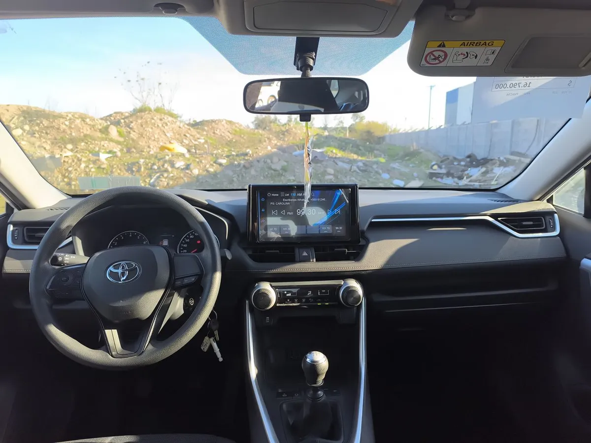 Toyota Rav 4 2.0 Le 4x2 Mt 5p año 2021