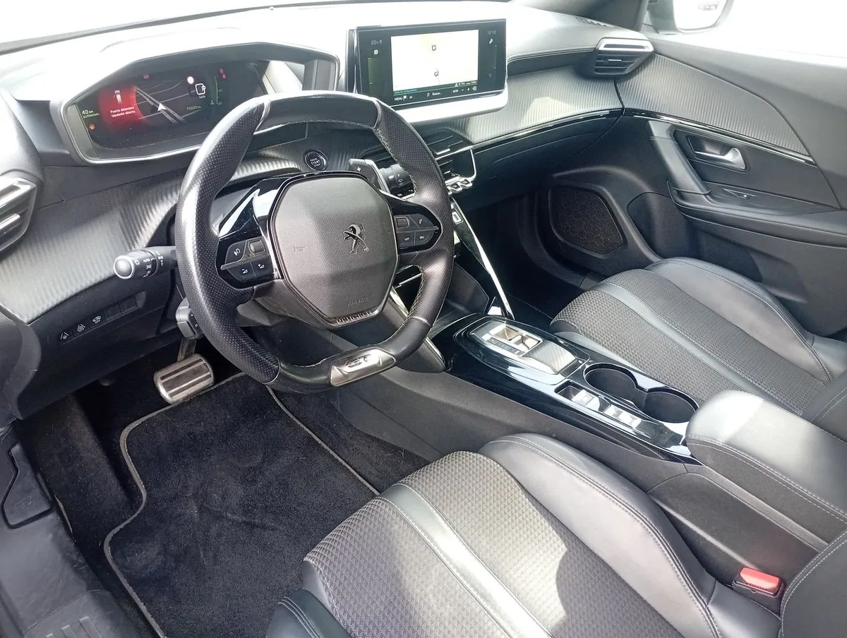 Peugeot 2008 1.5 Gt Line Bluehdi Diesel 130 4x2 Eat8 5p año 2023