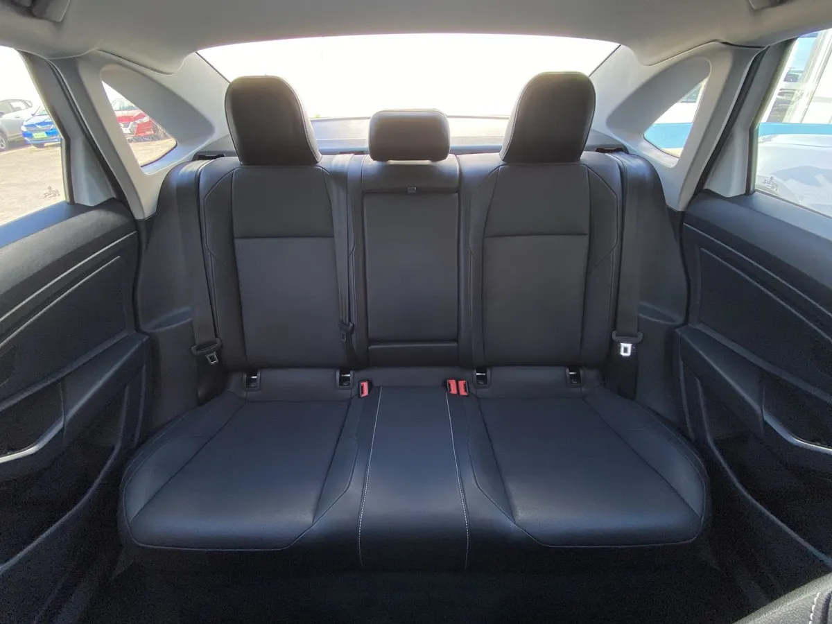 Volkswagen Jetta 1.4 Comfortline Sky 4x2 At 4p año 2024
