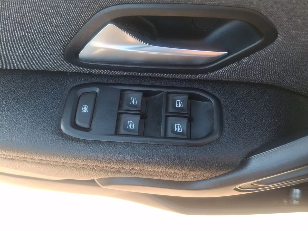 Renault Oroch 1.3 Intens Dob. Cab. 4x4 Mt 4p año 2023