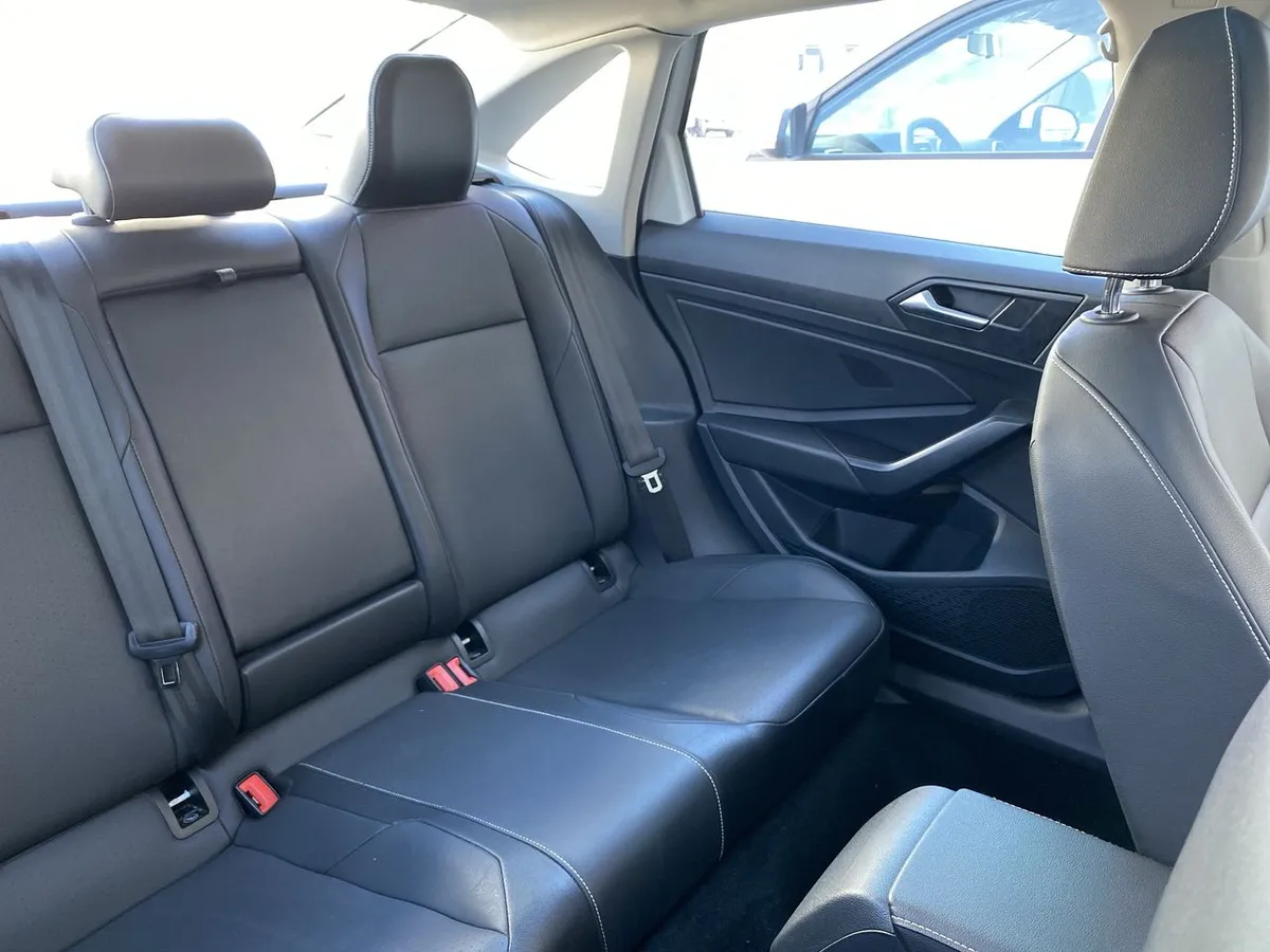 Volkswagen Jetta 1.4 Comfortline Sky 4x2 At 4p año 2024