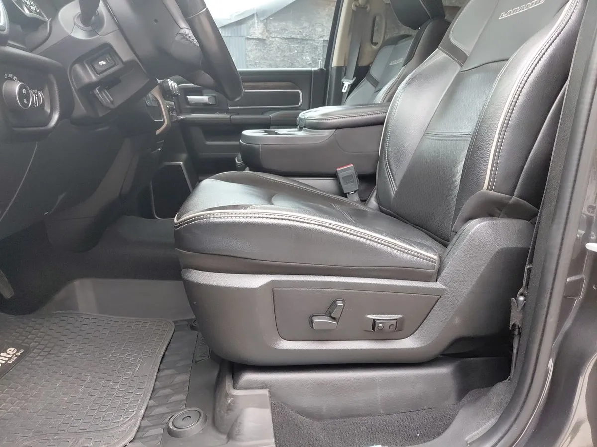 Ram 2500 6.7 Laramie 4x4 Dob. Cab. At 4p año 2021