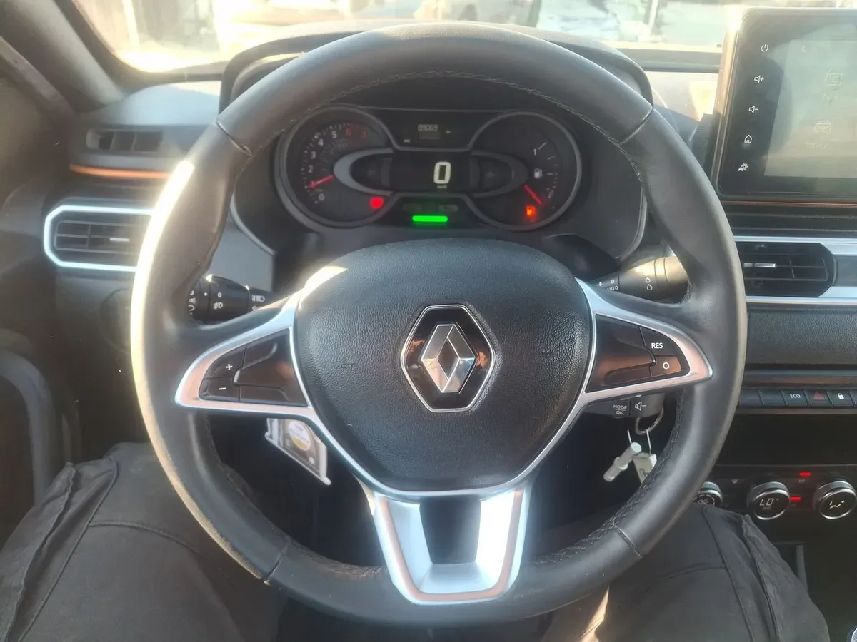 Renault Oroch 1.3 Intens Dob. Cab. 4x4 Mt 4p año 2023