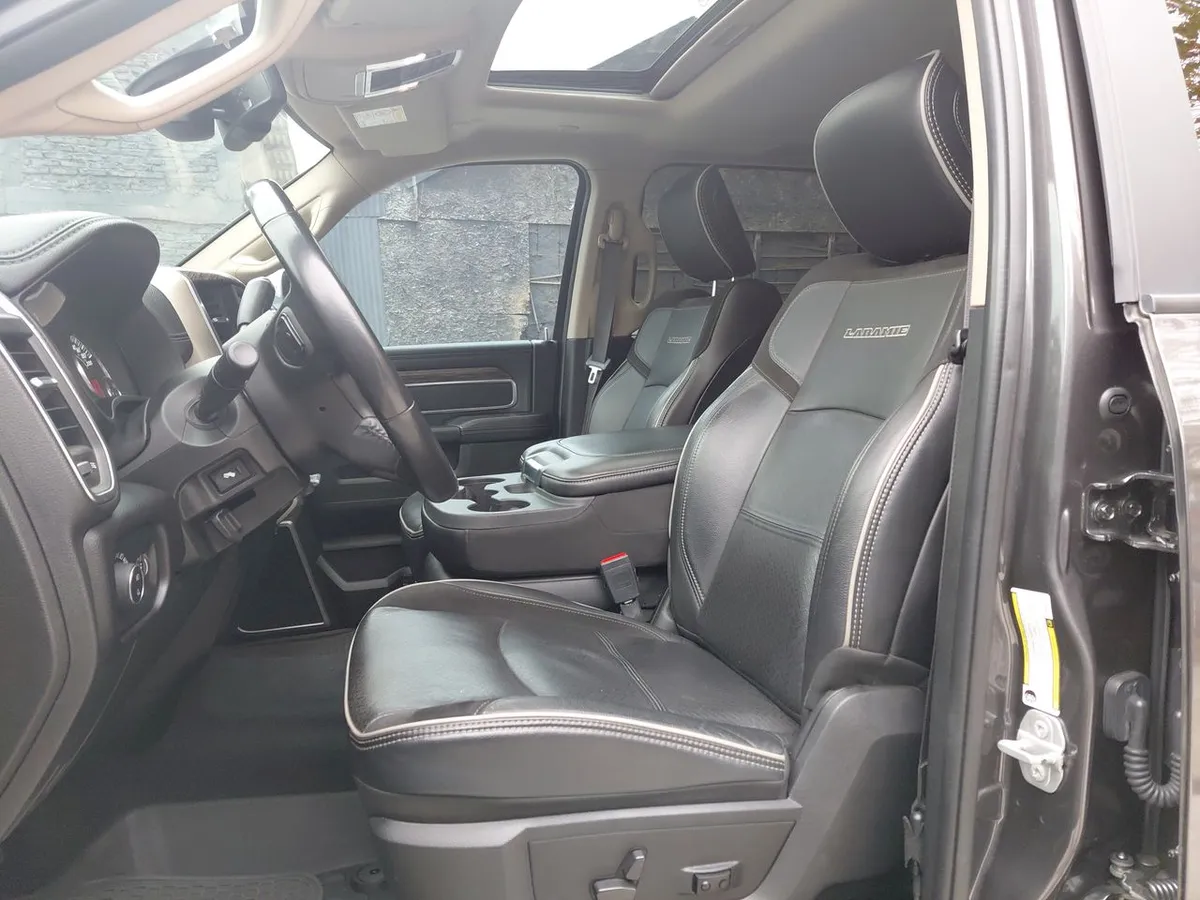 Ram 2500 6.7 Laramie 4x4 Dob. Cab. At 4p año 2021
