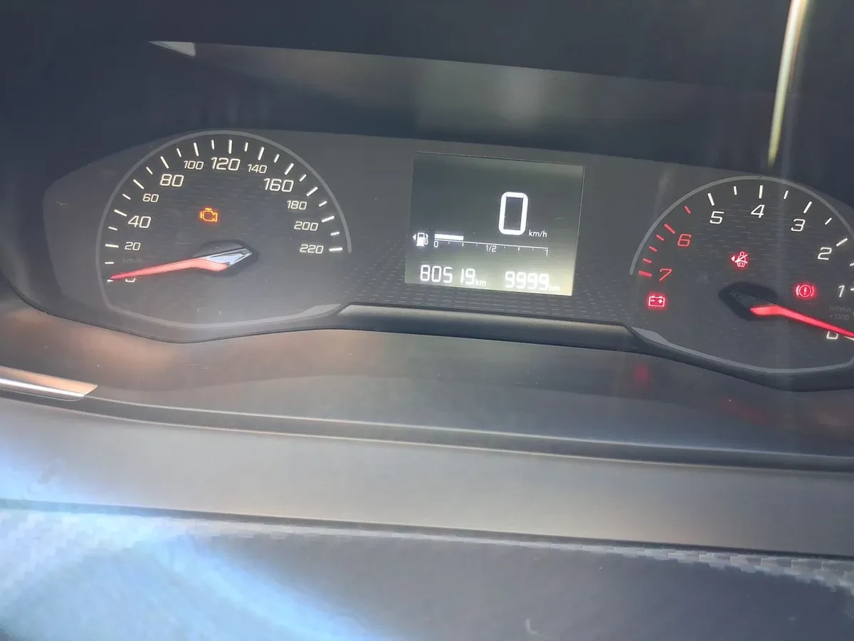 Peugeot 208 1.2 Puretech Active Pack 75 4x2 Mt 5p año 2023