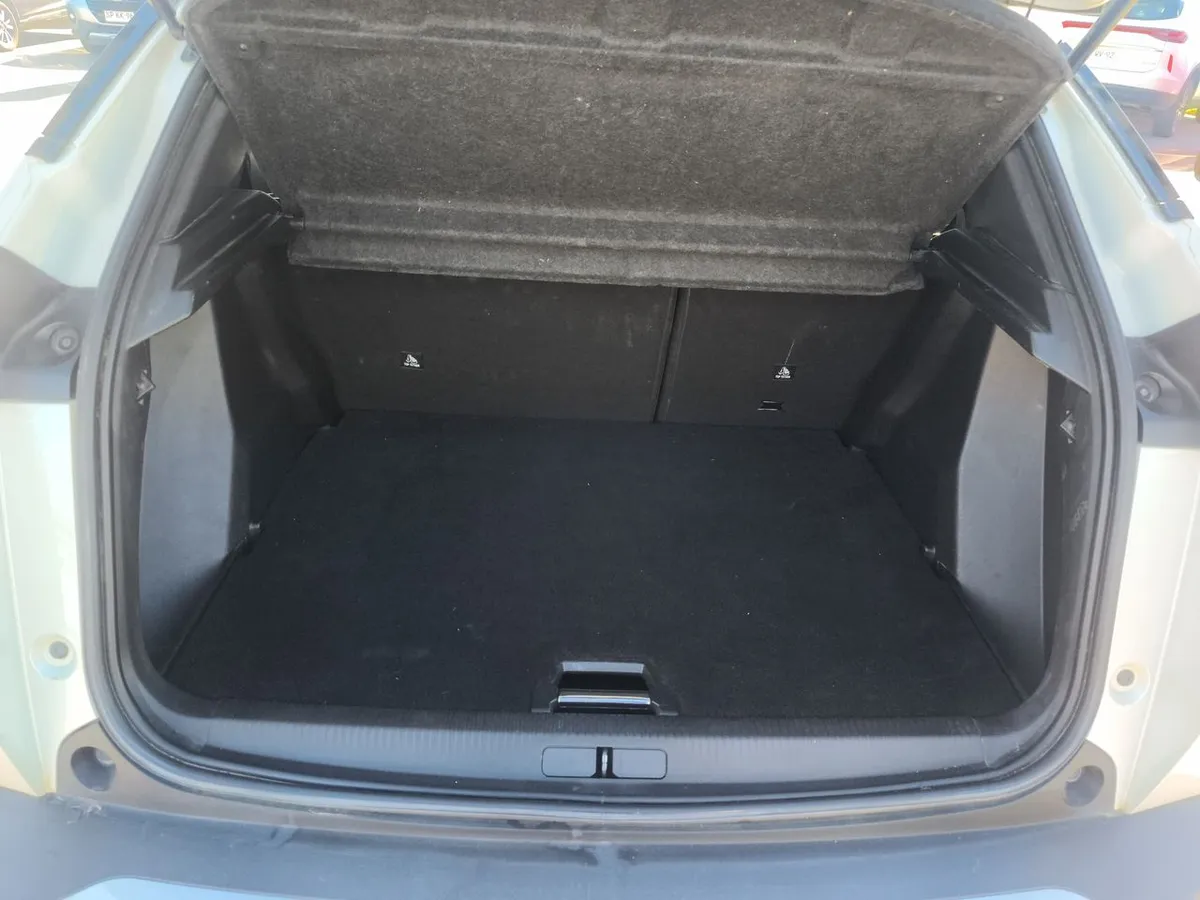 Peugeot 2008 1.2 Allure Puretech 130 4x2 At 5p año 2022