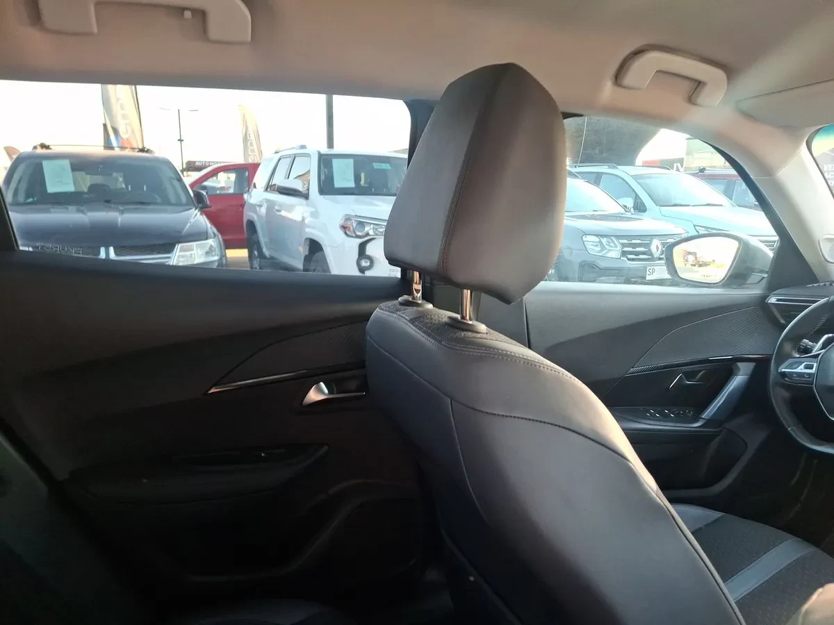 Peugeot 2008 1.2 Allure Puretech 4x2 130 At 5p año 2021
