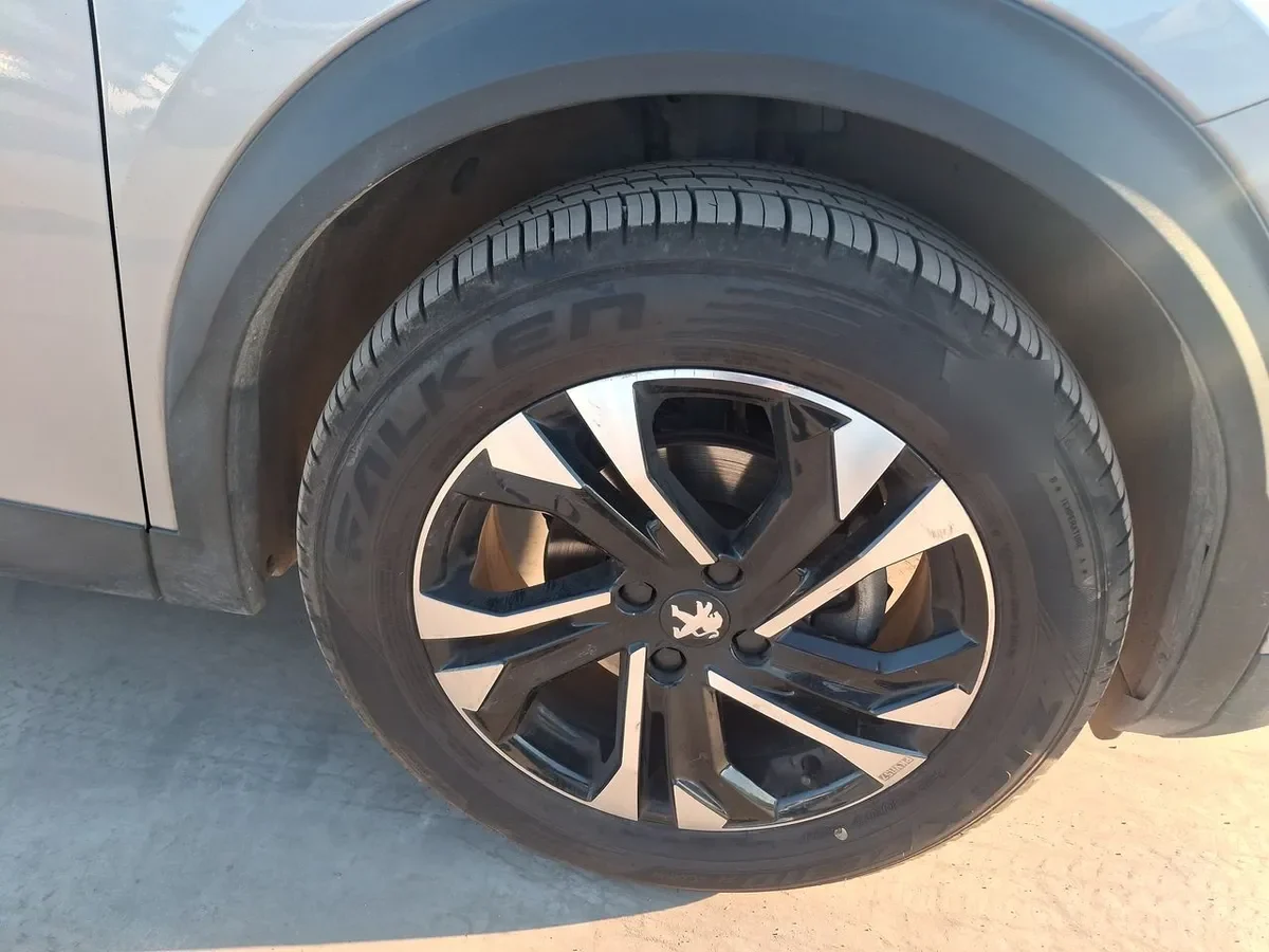 Peugeot 2008 1.2 Allure Puretech 4x2 130 At 5p año 2021