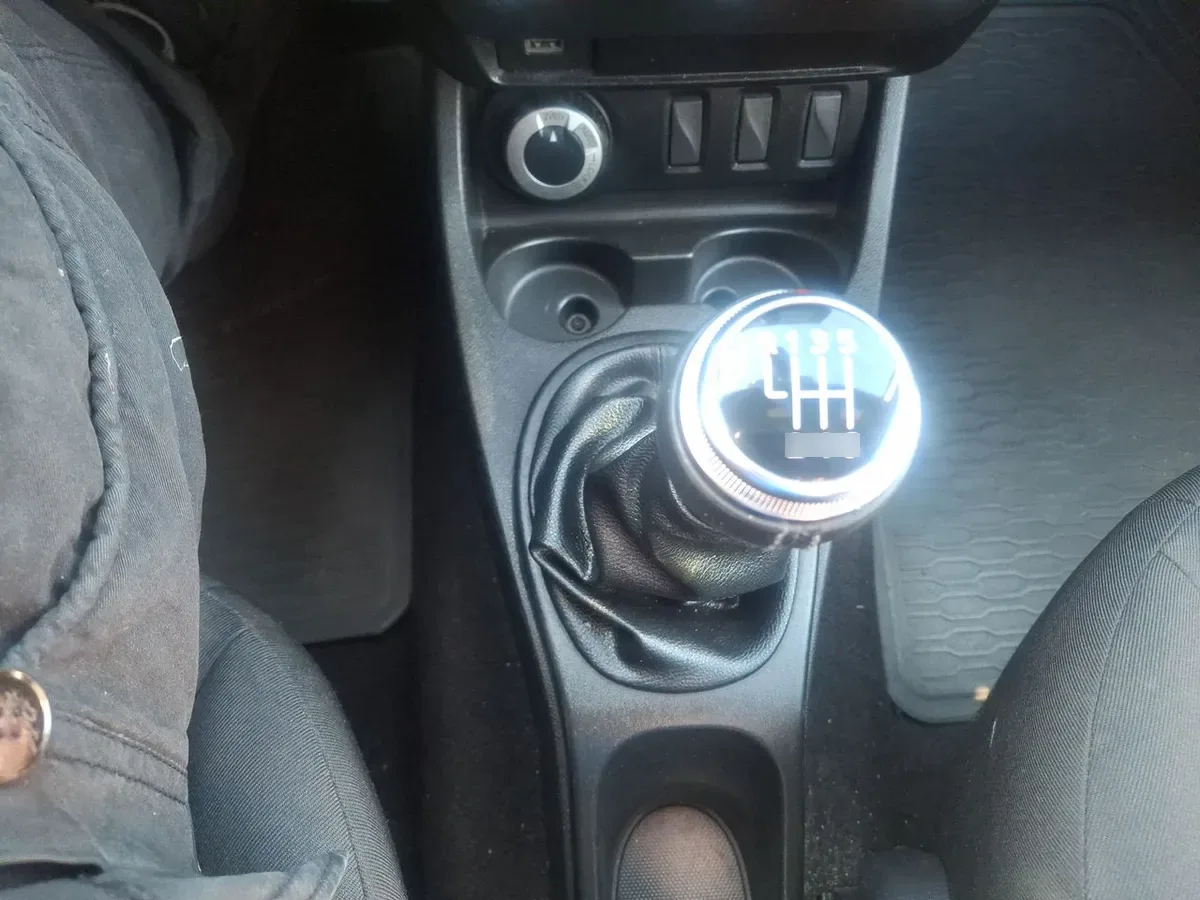 Renault Oroch 1.3 Intens Dob. Cab. 4x4 Mt 4p año 2023