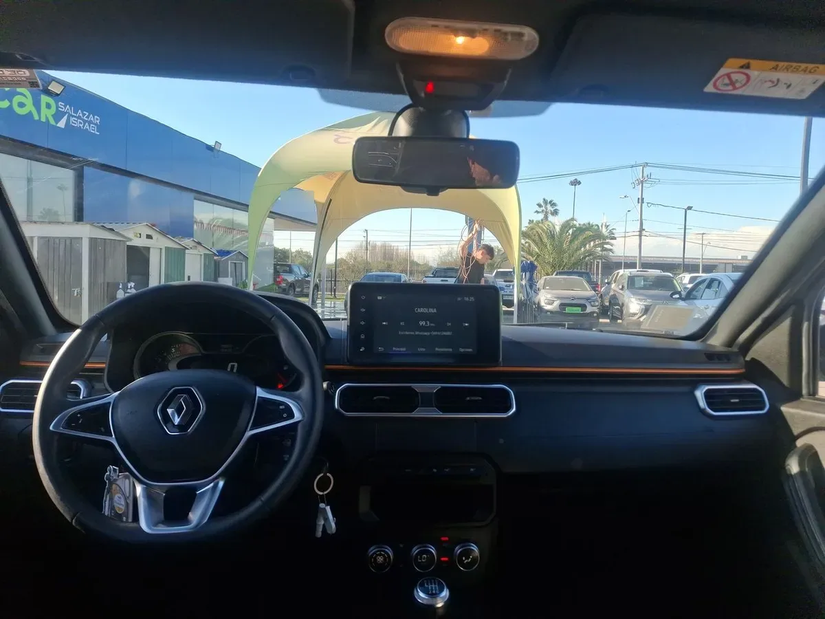Renault Oroch 1.3 Intens Dob. Cab. 4x4 Mt 4p año 2023