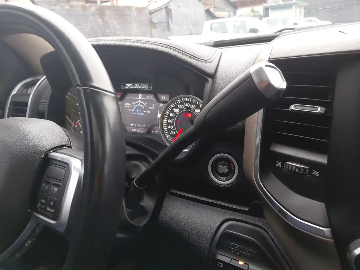 Ram 2500 6.7 Laramie 4x4 Dob. Cab. At 4p año 2021