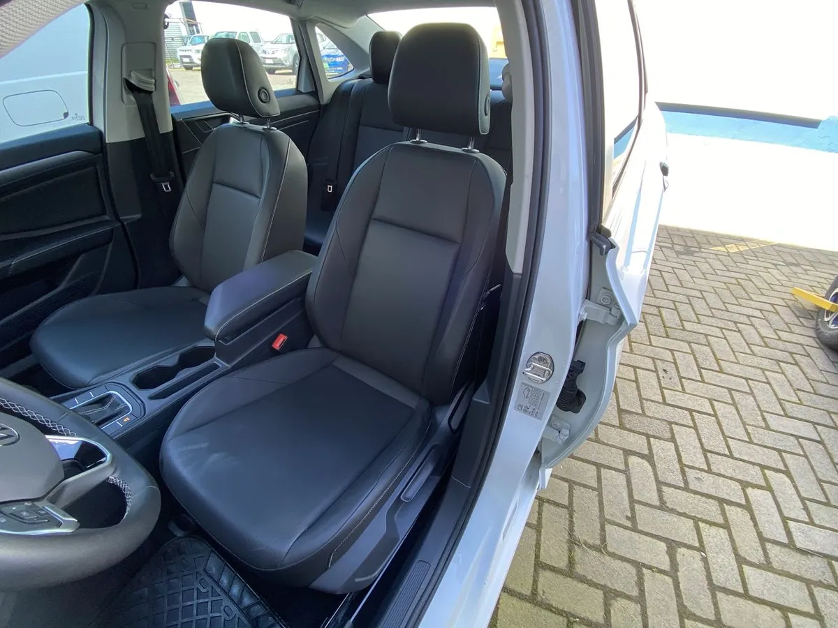 Volkswagen Jetta 1.4 Comfortline Sky 4x2 At 4p año 2024