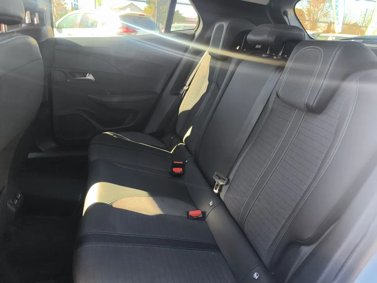 Peugeot 2008 1.2 Allure Puretech 130 4x2 At 5p año 2022