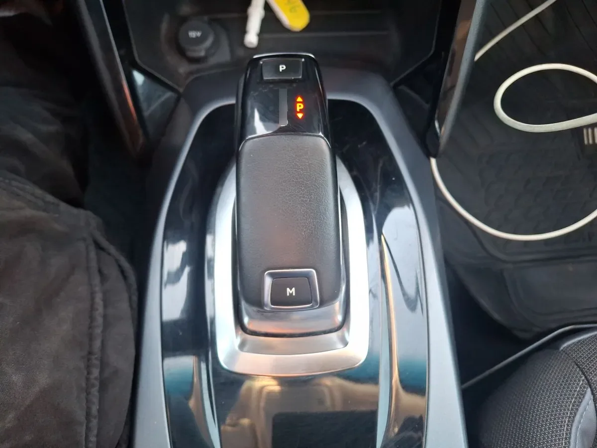 Peugeot 2008 1.2 Allure Puretech 4x2 130 At 5p año 2021