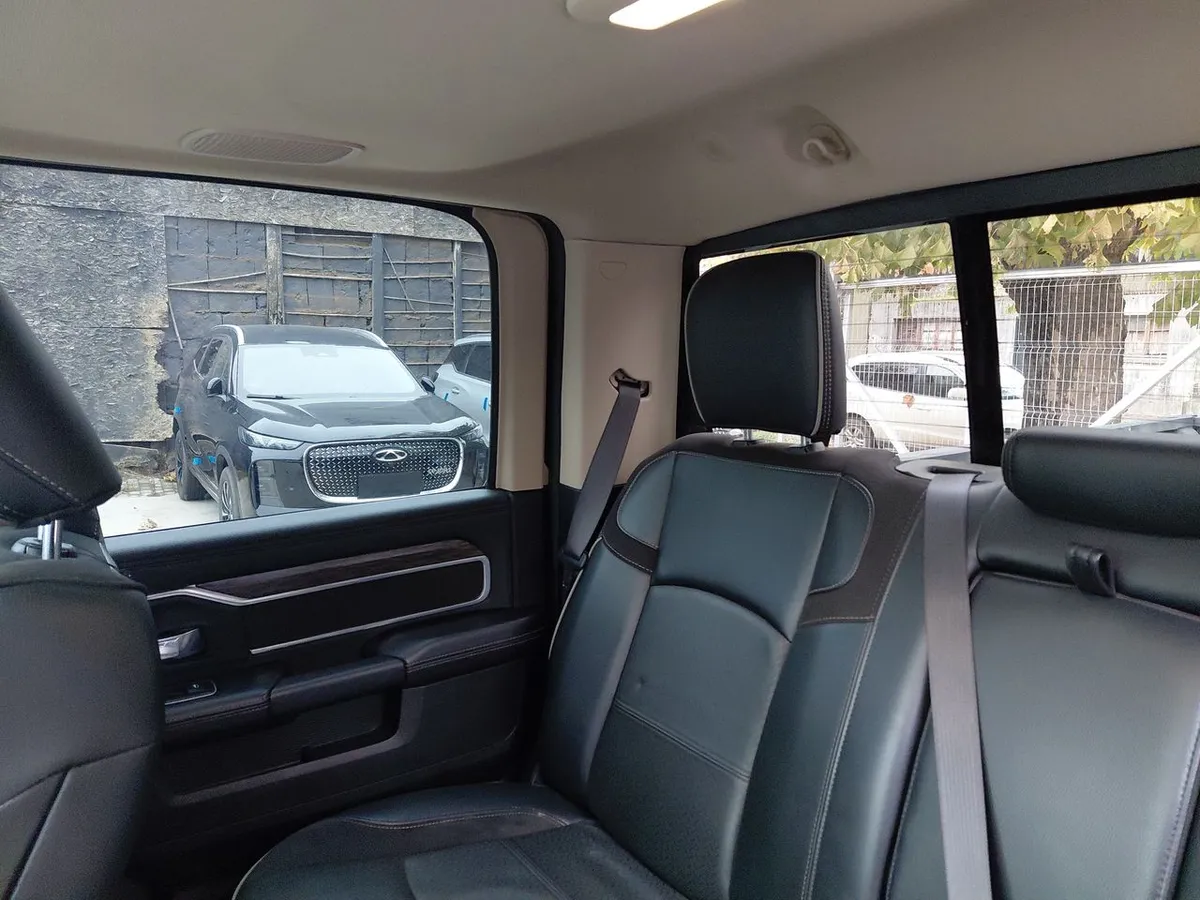 Ram 2500 6.7 Laramie 4x4 Dob. Cab. At 4p año 2021