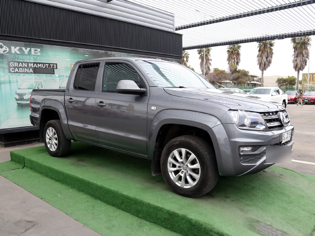 Volkswagen Amarok Trendline 4x2 2.0 Mt año 2023