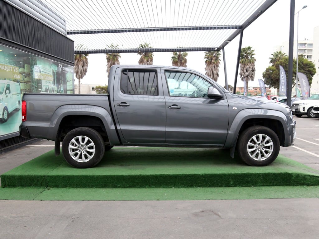 Volkswagen Amarok Trendline 4x2 2.0 Mt año 2023