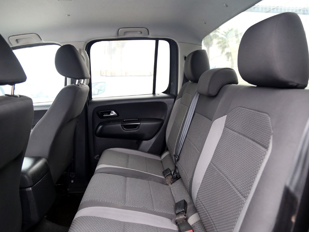 Volkswagen Amarok Trendline 4x2 2.0 Mt año 2023