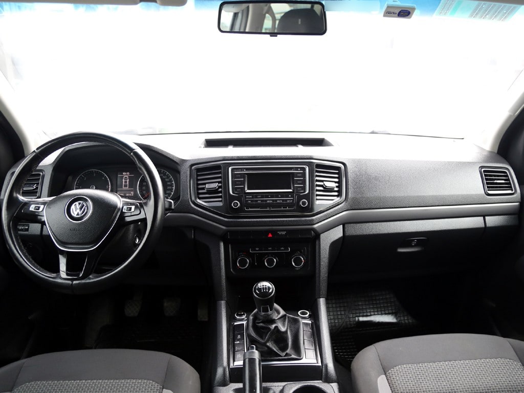 Volkswagen Amarok Trendline 4x2 2.0 Mt año 2023