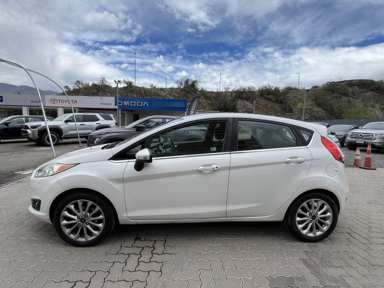 Ford Fiesta Titanium 1.6 año 2017