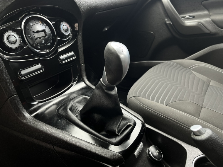 Ford Fiesta Titanium 1.6 año 2017