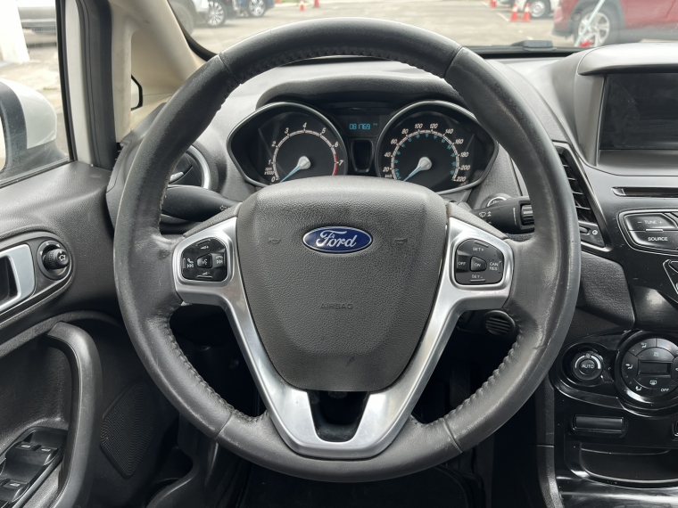 Ford Fiesta Titanium 1.6 año 2017