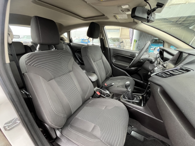 Ford Fiesta Titanium 1.6 año 2017