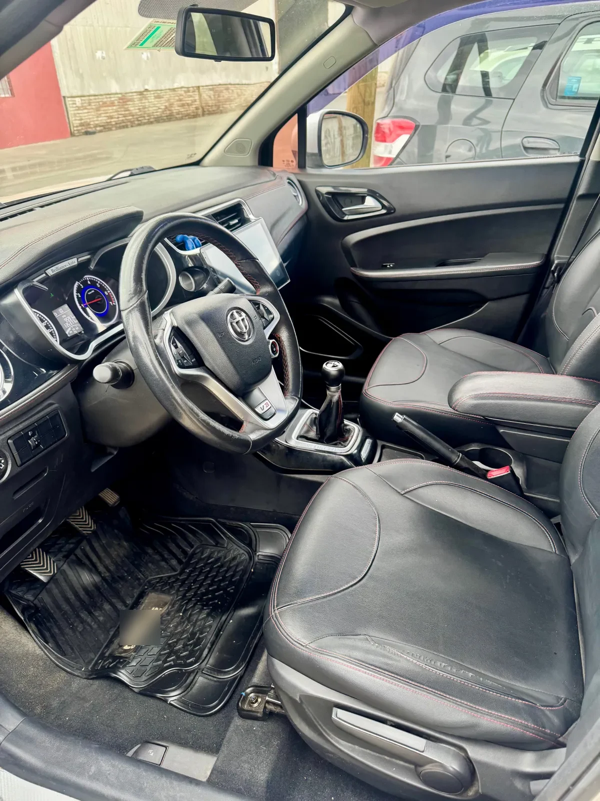 BRILLIANCE V3 1.5 Elite Gx Mt año 2017